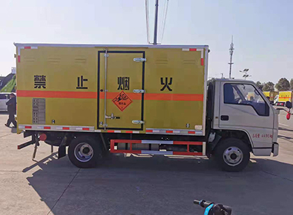 花都爆破器材运输车工人安全操作规范与智能技术保障